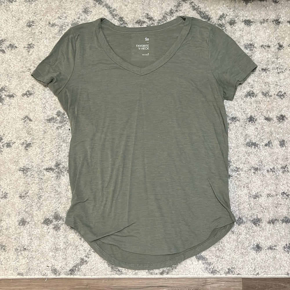 Juniors V-neck tshirt SIZE SMALL